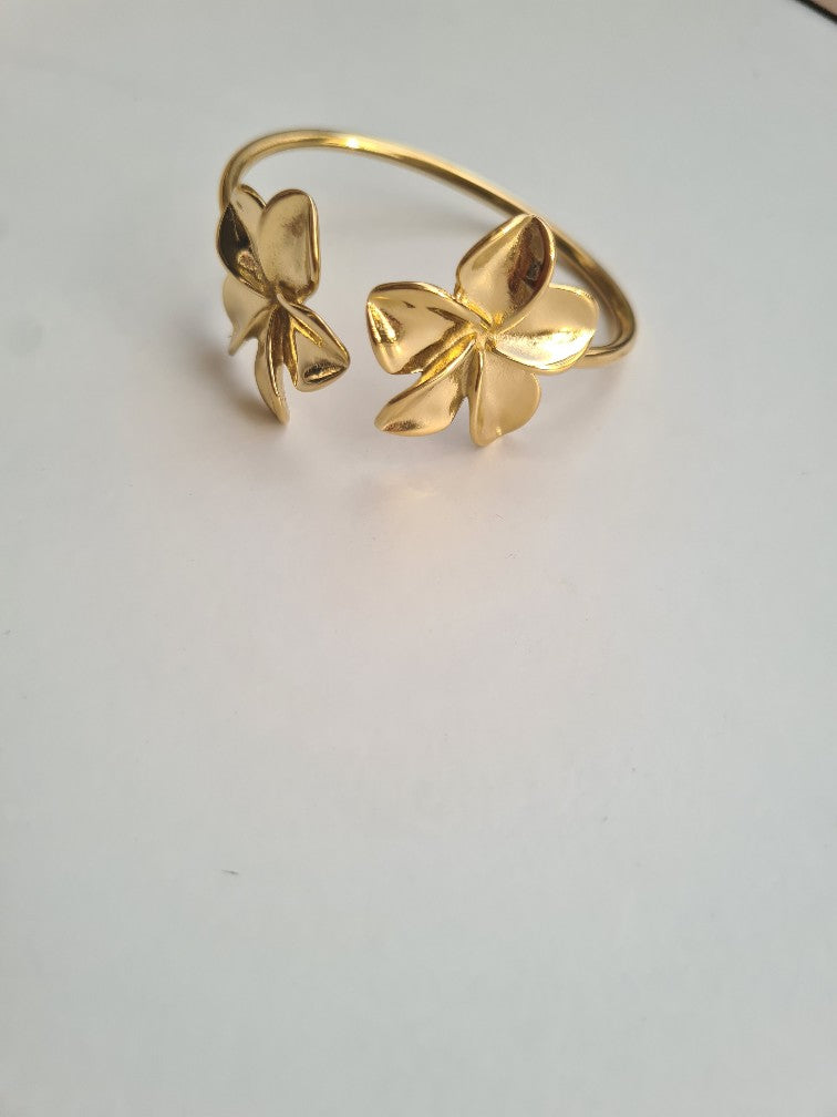 Bracelet Ouvert Floraison Dorée en Acier Inoxydable